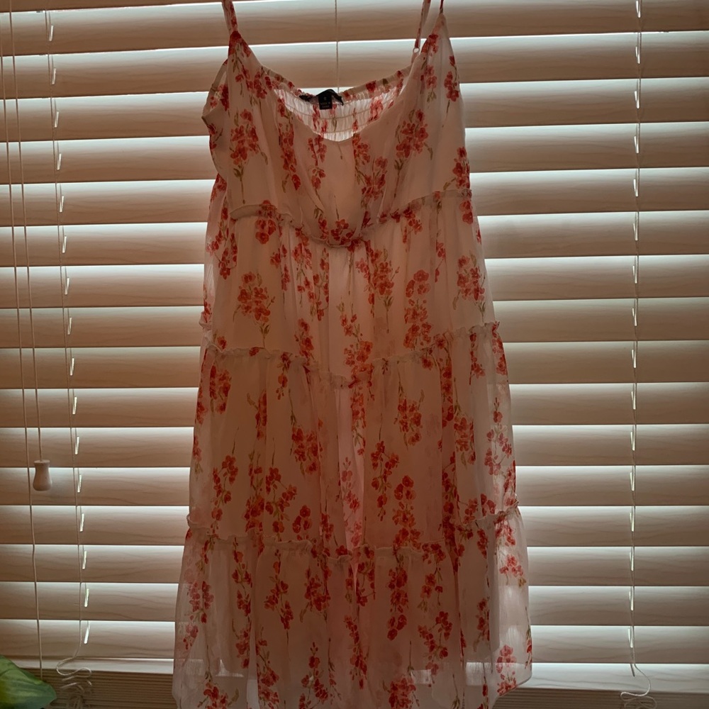 Light and airy floral short dress